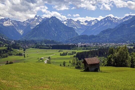 View from Rubi into the Illertal, behind Oberstdorf and Allg&auml;u Alps, near Oberstdorf, Oberallg&auml;u, Allg&auml;u, Bavaria, Germany