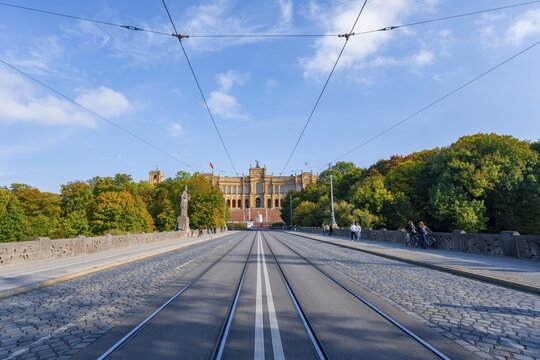 Maximiliansbr&uuml;cke, Maximilianeum in autumn, Munich, Bavaria, Germany