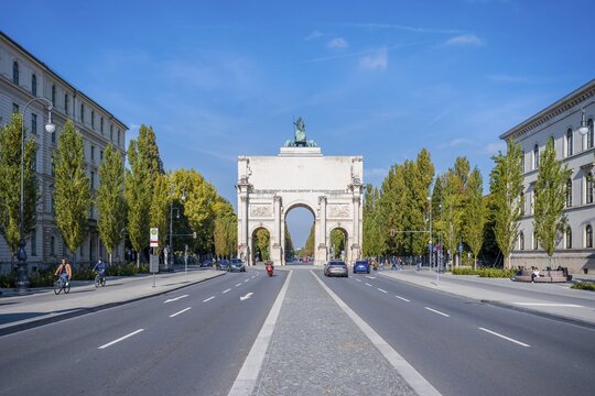 Siegestor and Leopoldstra&szlig;e, Neoclassical architecture, Bavaria, Munich, Bavaria, Germany