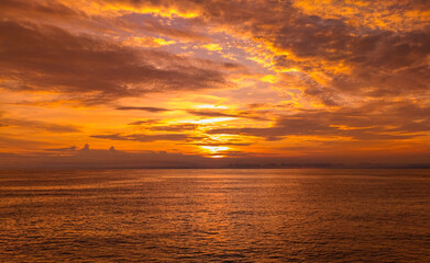 Fototapeta premium sunset over the sea