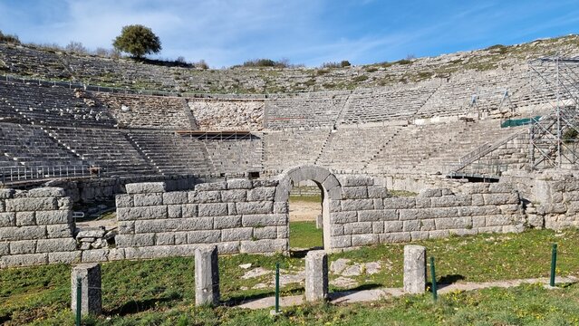 dodoni ancient theater greece