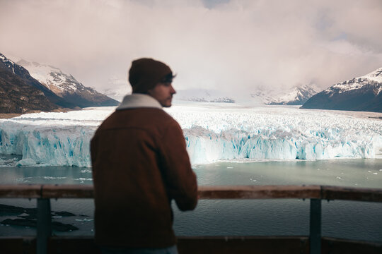 Solo traveler by Perito Moreno Glacier