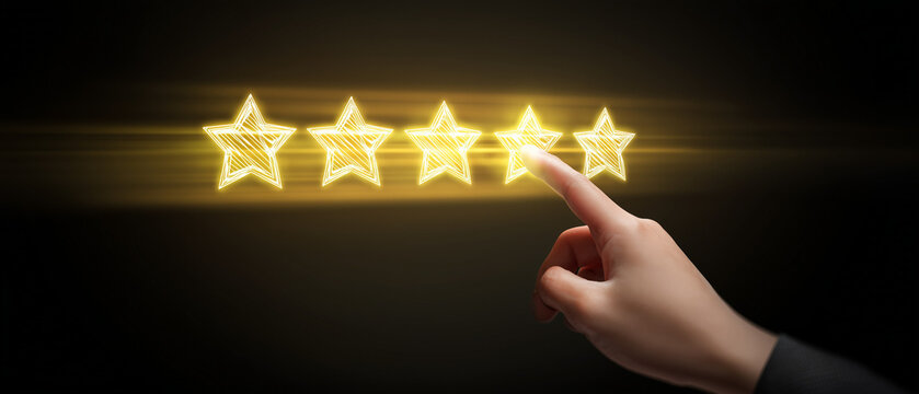 &Iacute;cone de cinco estrelas sendo selecionado simbolizando avalia&ccedil;&atilde;o m&aacute;xima, qualidade e satisfa&ccedil;&atilde;o do cliente, conceito de feedback positivo e excel&ecirc;ncia em servi&ccedil;os