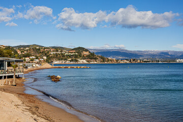 Fototapeta premium Théoule-sur-Mer sur la Côte d'Azur en France