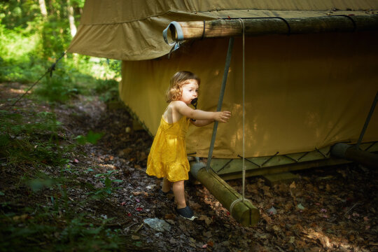 Glamping in Yellow