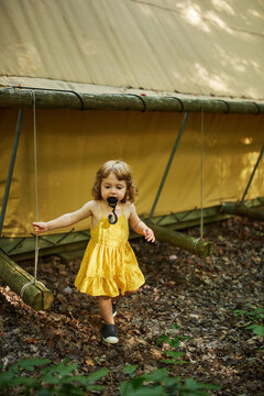 Glamping in Yellow
