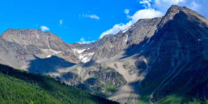 Blick von Sulden (Solda) auf die Ortler-Alpen in S&uuml;dtirol, Italien