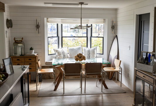 Cottage Home Kitchen table window