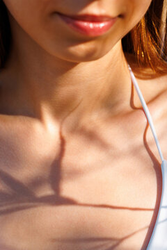 Soft Focus on Neckline With Natural Shadows