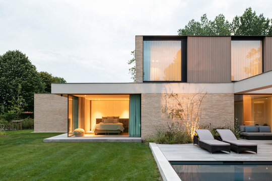 minimalist villa