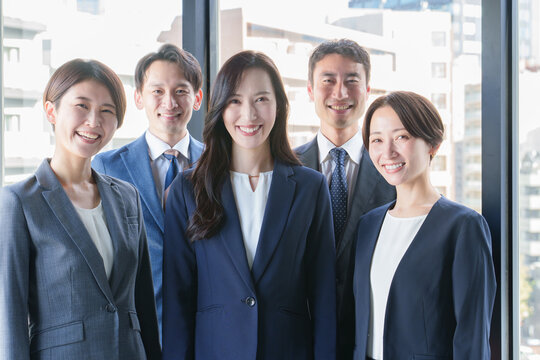 ビジネスパーソン　チーム　グループ　ポートレート