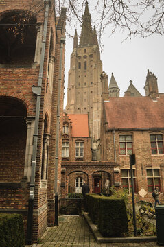 arquitectura de la ciudad de brujas