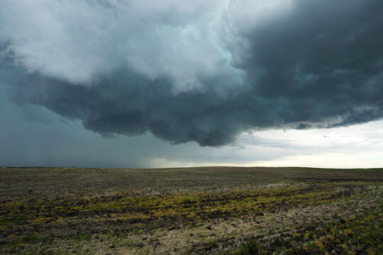 RFD cut of developing tornado in Alberta, Canada.