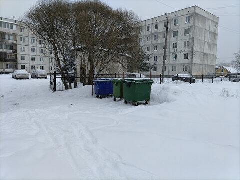 trash cans on the street,
