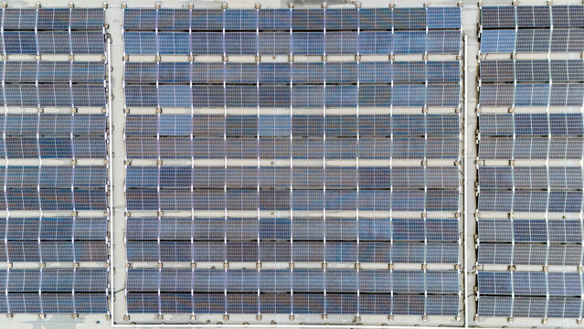 Photovoltaikanlage auf Geb&auml;udedach
