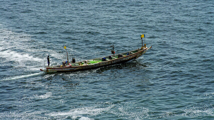 Pirogue de pêche le long des côtes du Sénégal © PPJ
