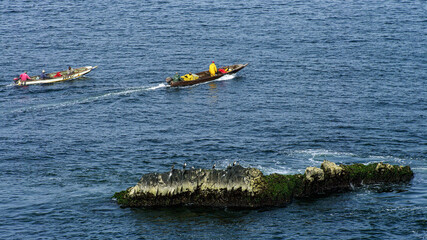 Pirogues de pêche le long des côtes du Sénégal © PPJ