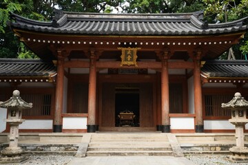 Fototapeta premium Traditional Japanese Temple Entrance