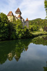 Obraz premium Le château de Cléron est un château fort situé sur le territoire de la commune de Cléron, dans le département du Doubs, en région Bourgogne-Franche-Comté en France
