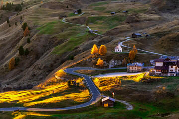 Alpy , Dolomity, Włochy, góry , Passo Gardena © Daniel Folek