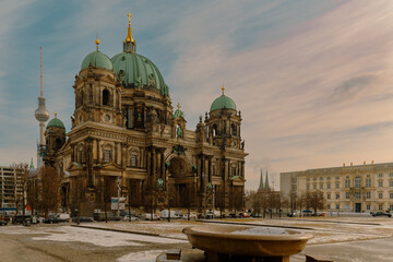 Berliner Dom auf der Museumsinsel © Egon