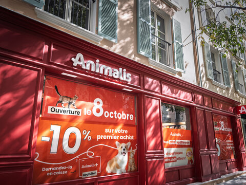 TOULON, FRANCE - OCTOBER 1, 2025: Animalis pet store storefront in Toulon, France, with red facade, brand logo. Animalis, part of Delhaize, is a french chain of animalerie, pet stores.