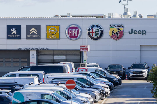 Stellantis you dealership displaying multiple car brands in sacavem, portugal