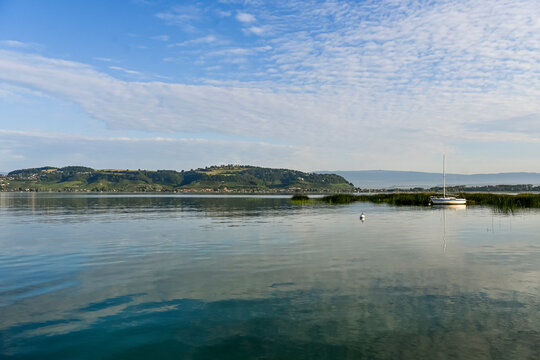 Murten, Morat, Murtensee, See, Seeufer, Mont Vully, Weinberge, Schifffahrt, Seerundfahrt, Weindorf, Weinregion, Weinbauer, Winzerd&ouml;rfer, Wanderweg, Sommer, Schweiz 