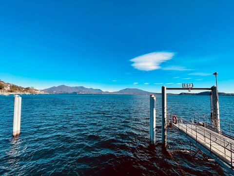 Lesa, la luce invernale sul Lago Maggiore, Piemonte, Italia