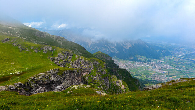 Wanderweg vom Baschalvasee nach Gaffia (5-Seen-Wanderroute) im Pizolmassiv, Kanton St. Gallen, Schweiz