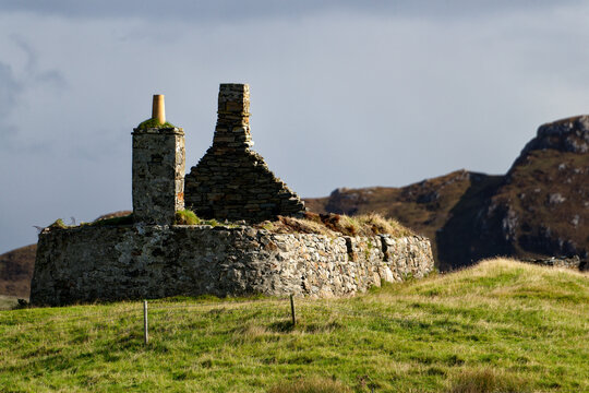 Ruined traditional vernacular blackhouse at Sidinish east of Clachan a Luib on south shore of Loch Euphoirt. North Uist, Outer Hebrides, Scotland