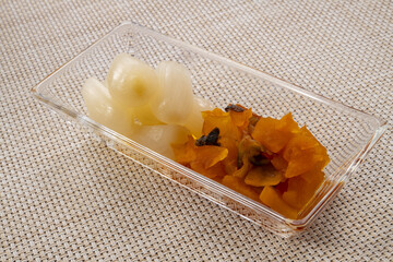 新鮮ならっきょうの酢漬け 伝統的な日本の漬物 保存食と健康食品のイメージ 