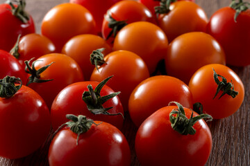 新鮮なミニトマト 艶やかなプチトマト リコピン豊富な夏野菜の素材 