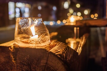 冬の木曽路・妻籠宿「氷雪の灯祭り」のアイスキャンドルと玉ボケ