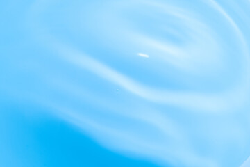 美しい水面の波紋の模様	