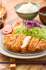 ロースとんかつ定食