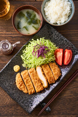 ロースとんかつ定食