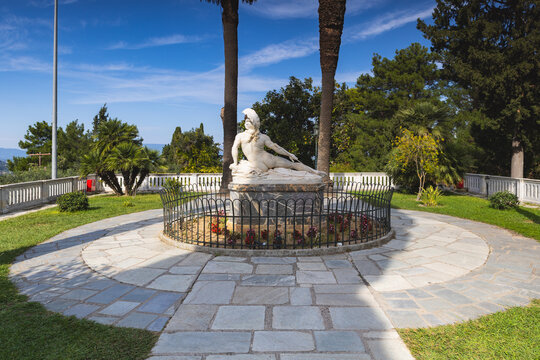 Sculpture of the dying achilles in achilleion palace Corfu