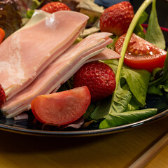 ハムとチーズのサラダ