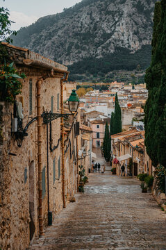 Calvari steps descending to Pollen&ccedil;a old town, Mallorca