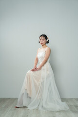 ウェディングドレスを着た花嫁