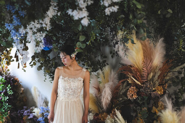 ウェディングドレスを着た花嫁