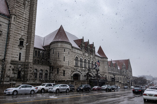 St. Louis, MO&mdash;Mar. 11, 2018; Snow falls over the historic Union Station railway terminal as traffic passes in winter weather, highlighting the landmark&rsquo;s Romanesque Revival architecture.