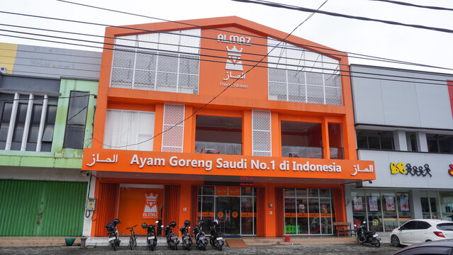 Almaz fried chicken is the first Saudi Arabian fried chicken in Indonesia.