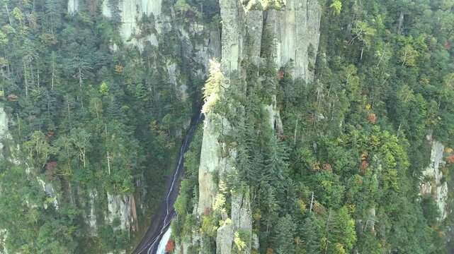 Sounkyo Gorge | Ginga Waterfall | Wide Shot | Cliff | Early Autumn | Hokkaido
