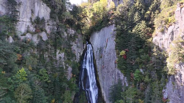 Ginga Waterfall | Scenic View | Changing Leaves | Cliff | Early Autumn | Hokkaido

