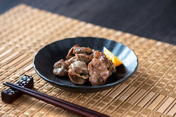 皿に盛った砂ズリ