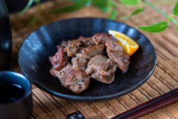 皿に盛った砂ズリ