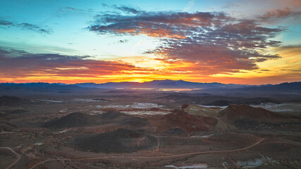 Naklejka premium Aerial Sunrise Over Lava Butte and Desert Landscape Near Las Vegas Nevada
