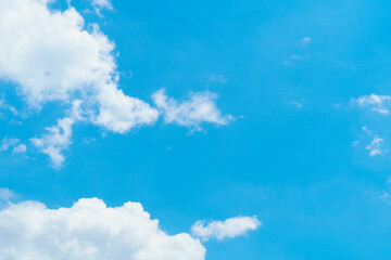 夏の晴れた日の空